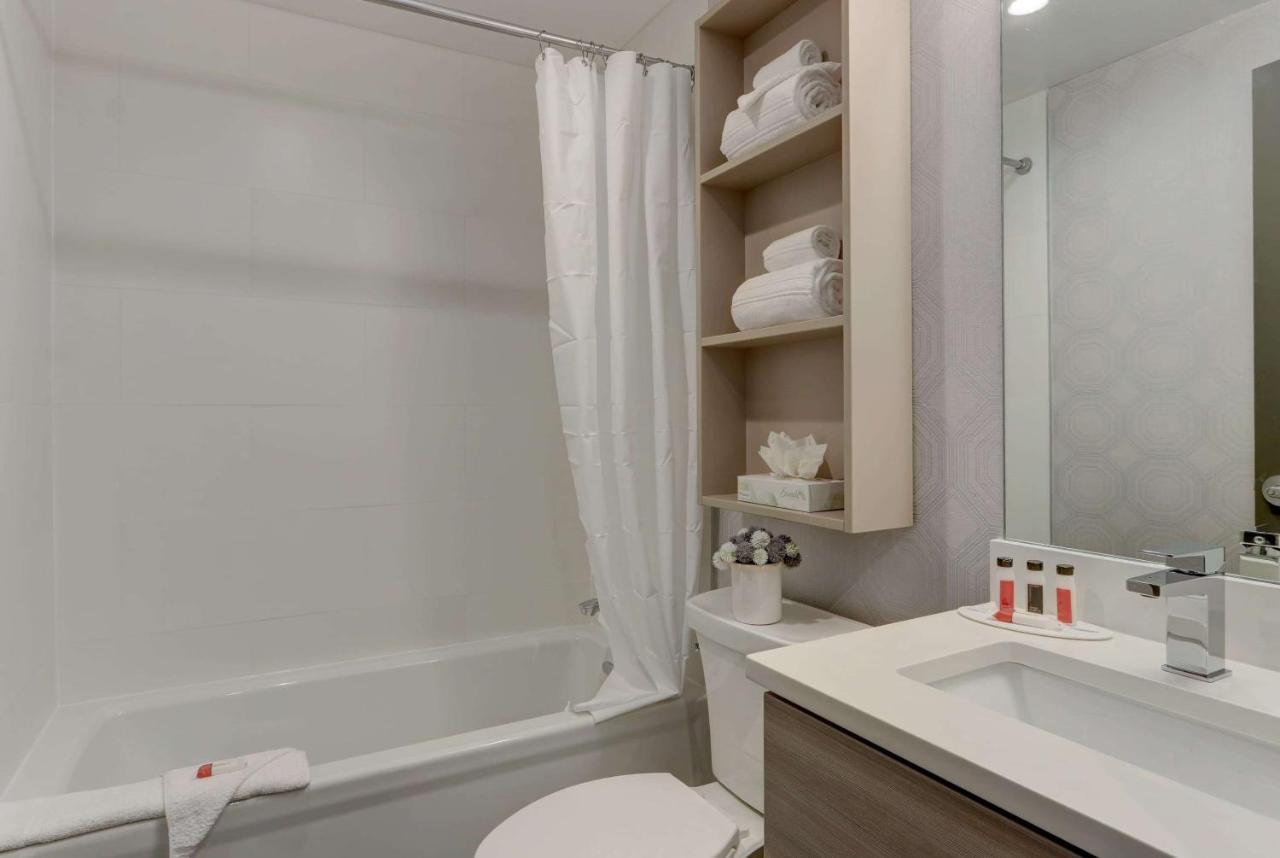 ניו יורק Microtel Inn By Wyndham Long Island City מראה חיצוני תמונה