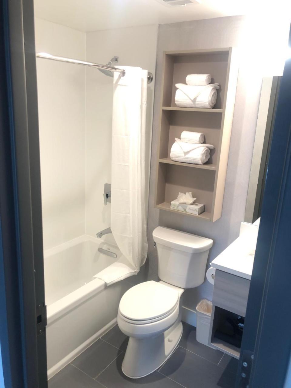 ניו יורק Microtel Inn By Wyndham Long Island City מראה חיצוני תמונה
